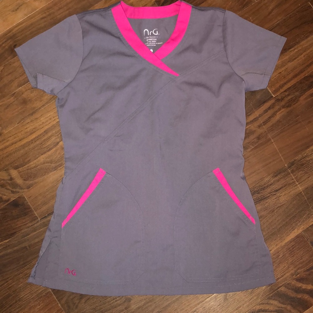NrG scrub top xs